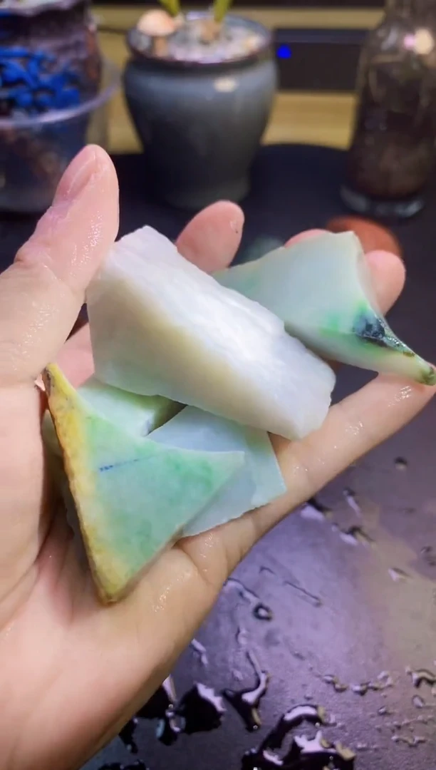 翡翠未镶嵌颈饰天然翡翠043