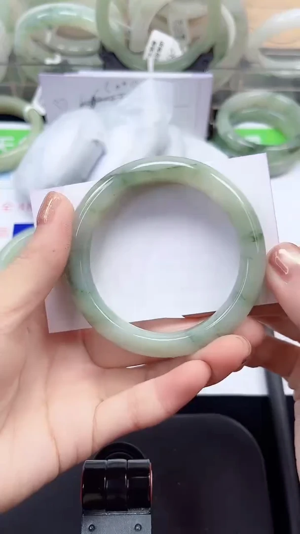 未镶嵌手镯石英质玉245-53/54