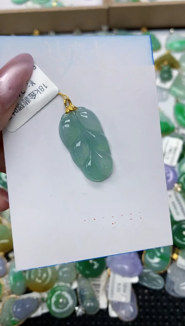 翡翠18K金镶嵌颈饰1111111111