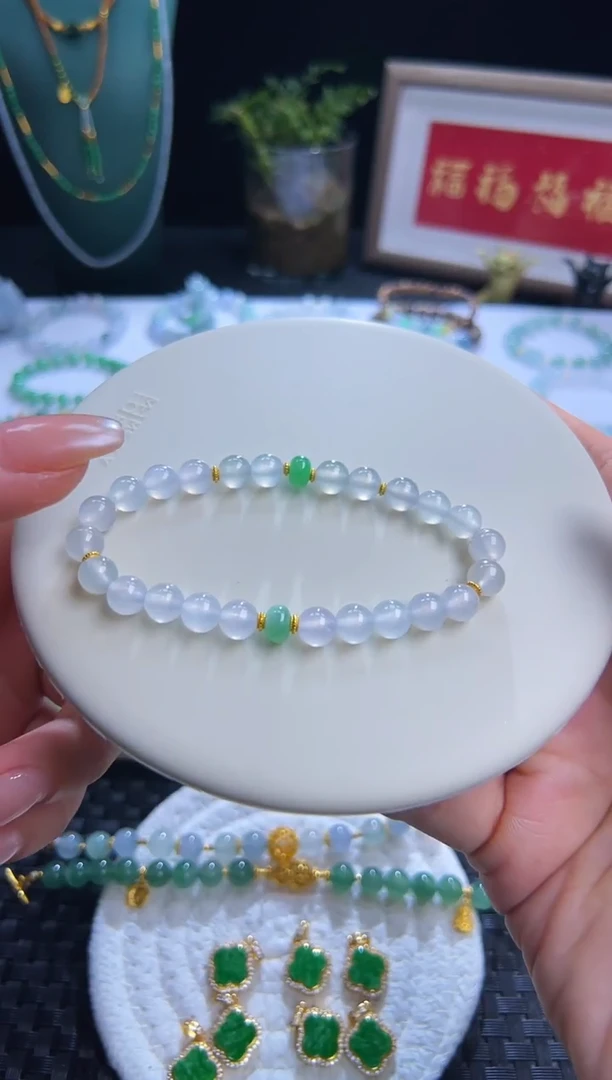 足金镶嵌手串翡翠白月光！高冰起光配绿珠！卡6.5圆珠设计款！力推！