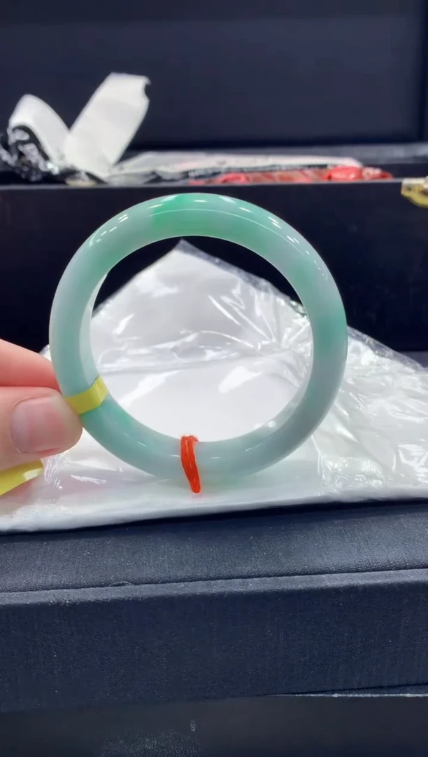 未镶嵌手镯翡翠翡翠手镯