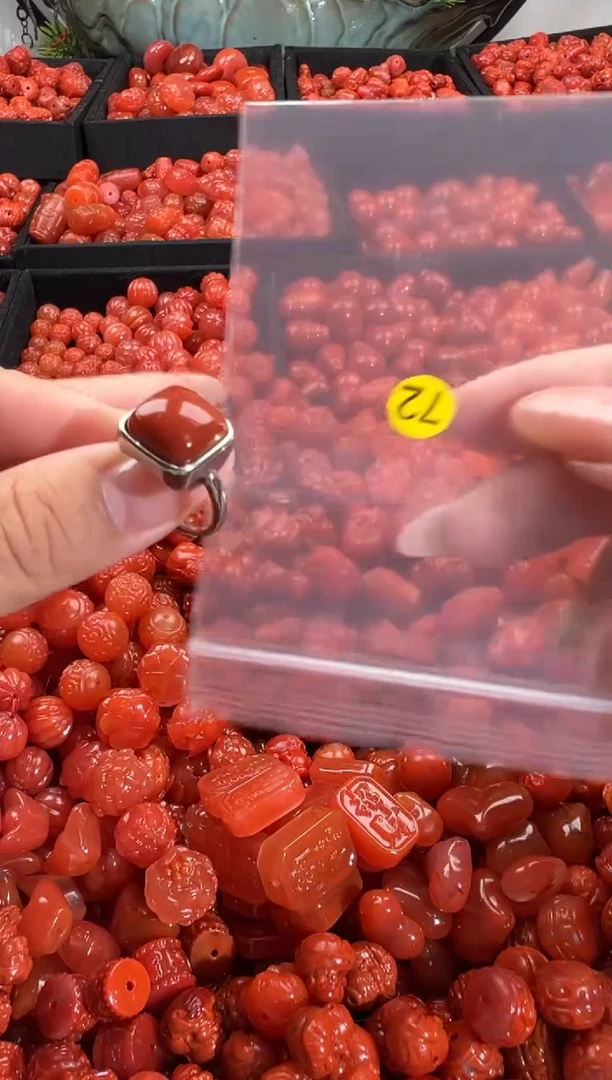 颈饰未镶嵌南红玛瑙1