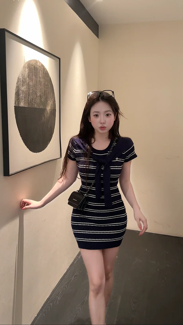 【HuiHui】纯欲辣妹配披肩短袖条纹连衣裙修身显瘦（L0004）