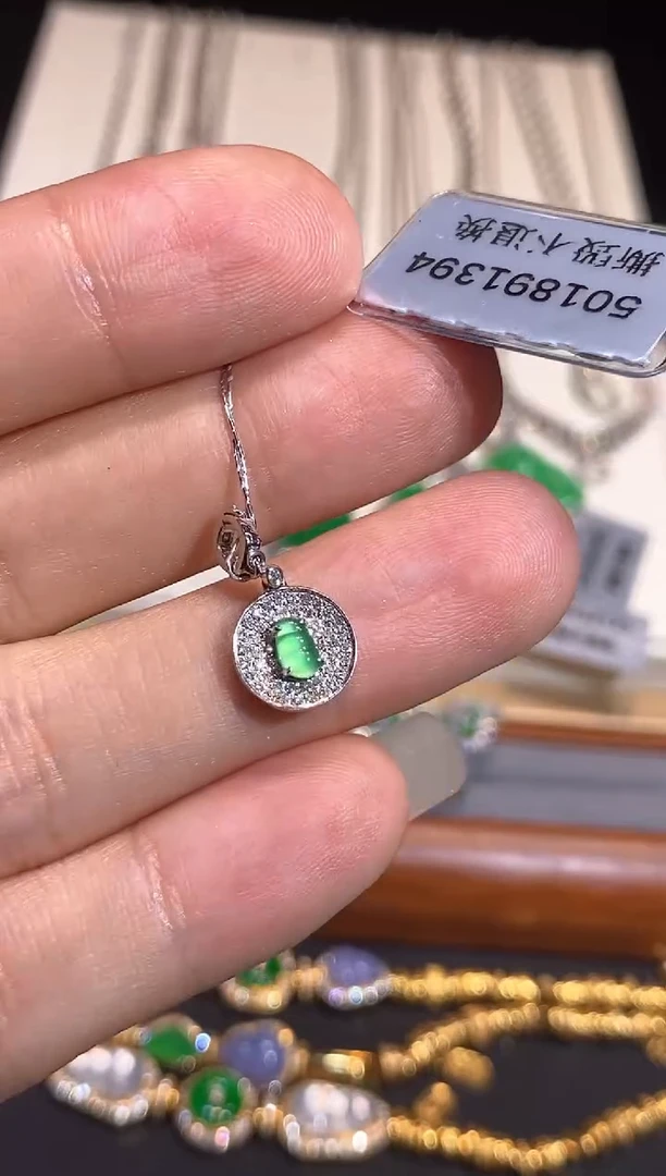 翡翠18K金镶嵌吊坠(不含链)吊坠