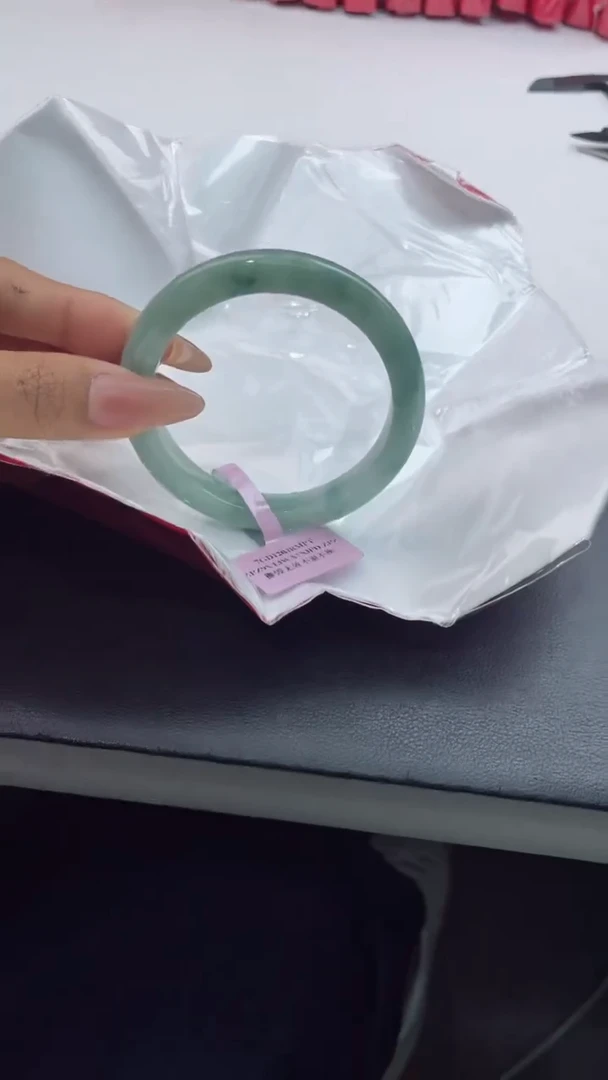 【闪购商品】翡翠手镯未镶嵌7翡翠手镯（微瑕）1