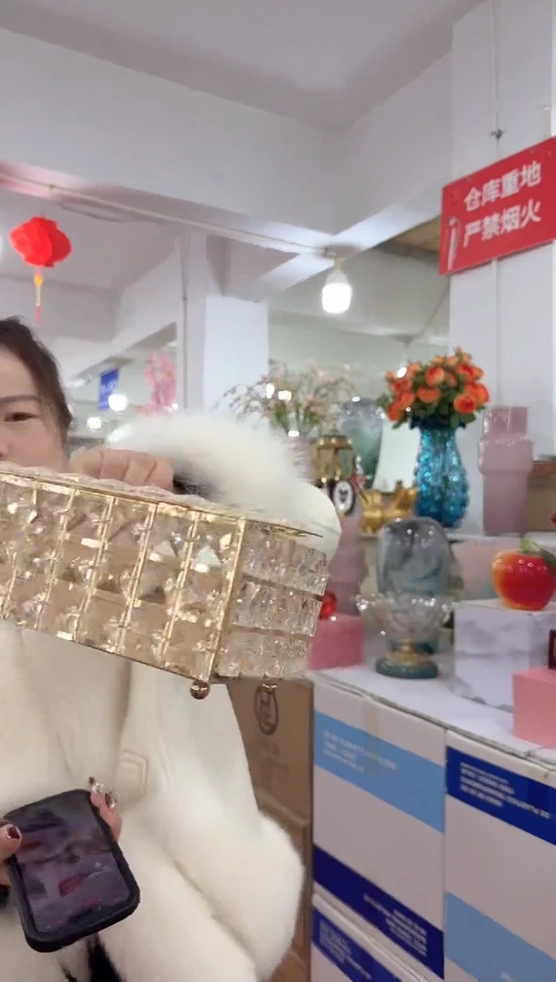 【闪购商品】无铅玻璃甄选花器-p-早9