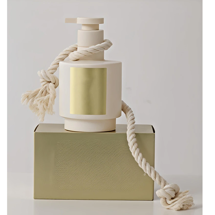 宝丫轻奢  海岸松赋活丰盈洗发露W260