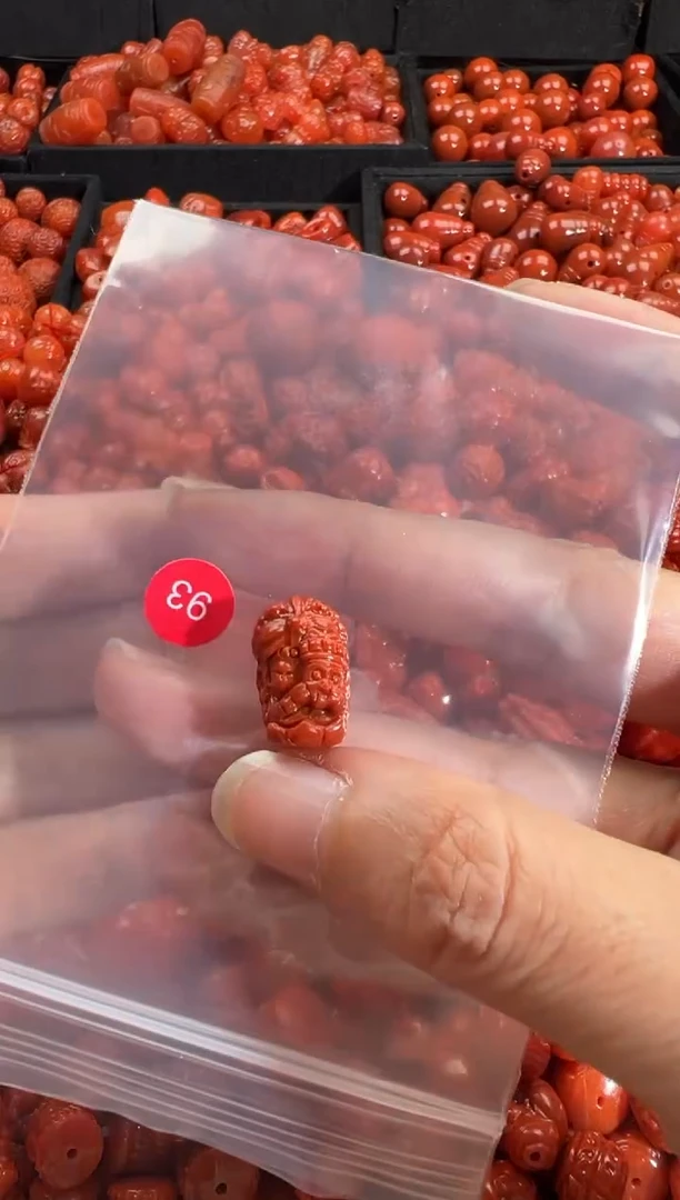 颈饰未镶嵌南红玛瑙1