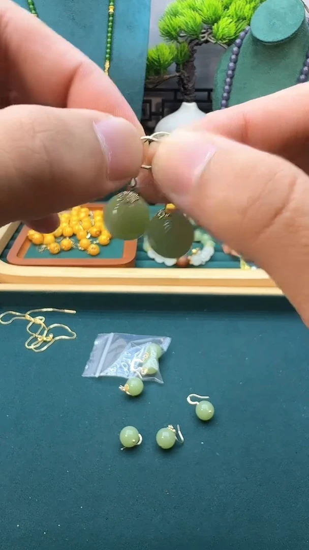 和田玉14K金镶嵌耳饰QW41