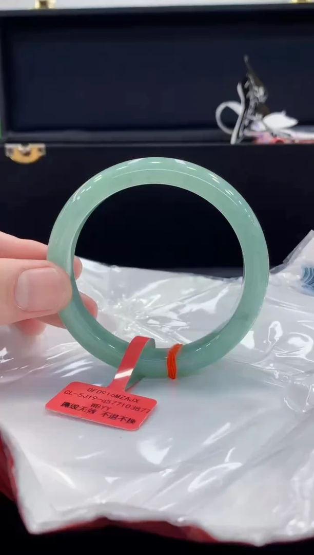 未镶嵌手镯翡翠翡翠手镯