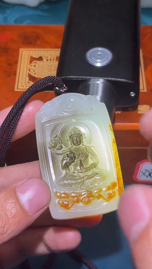 未镶嵌和田玉挂件小**做和田玉吊坠