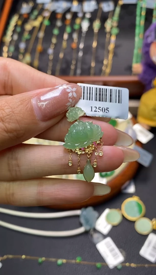 翡翠18K金镶嵌颈饰净货12505