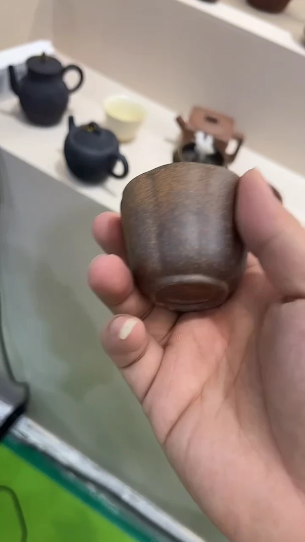 拿放斋-原矿花口小圆杯