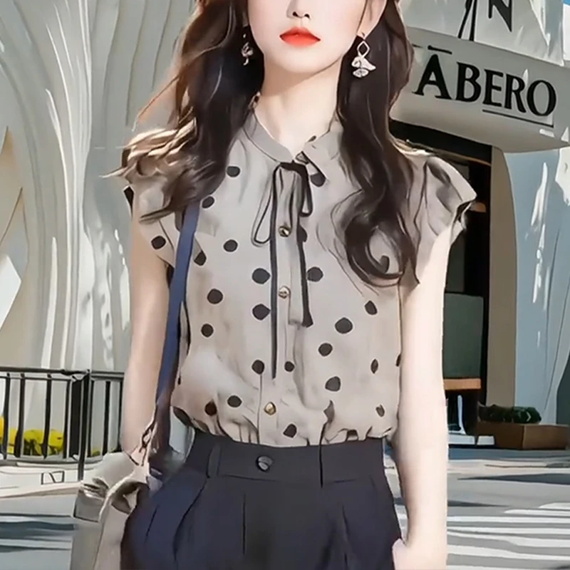 法式复古波点印花小飞袖衬衫女夏季设计感小众甜辣妹通勤绝美上衣
