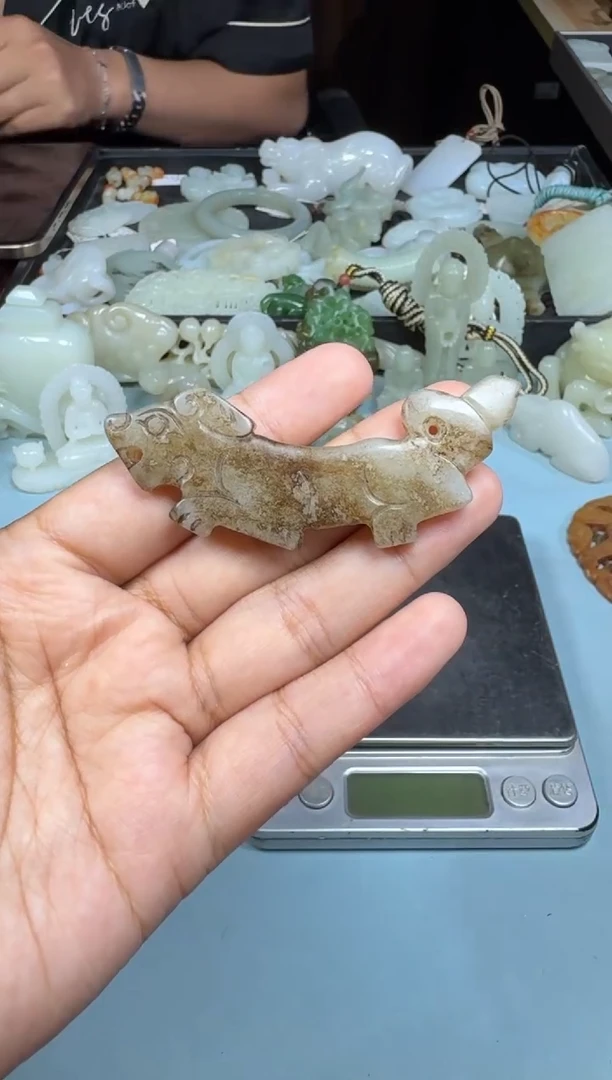 和田玉未镶嵌颈饰1