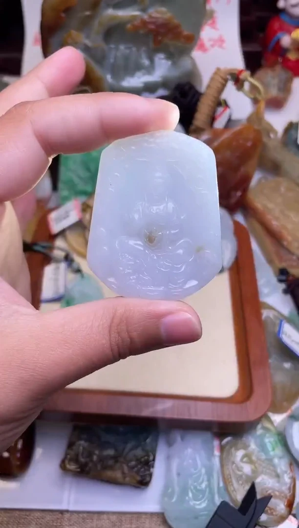 颈饰未镶嵌翡翠1