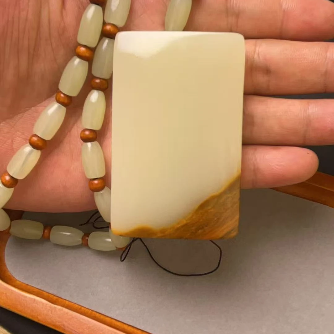 天然青海料方解石玉高品质无事牌A09