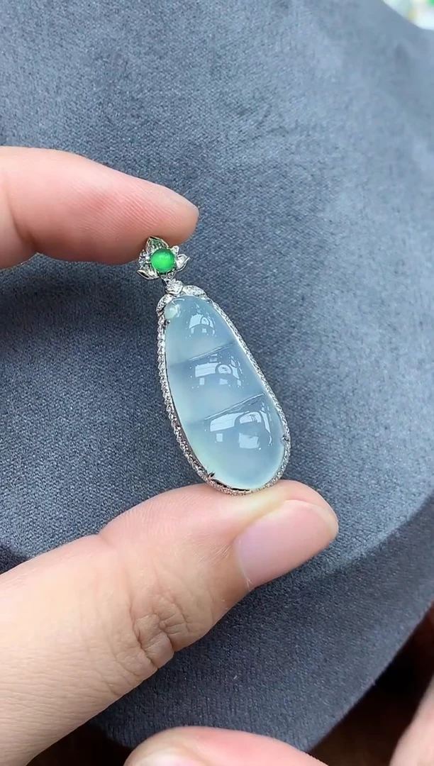 颈饰18K金镶嵌翡翠528-中国好珍宝