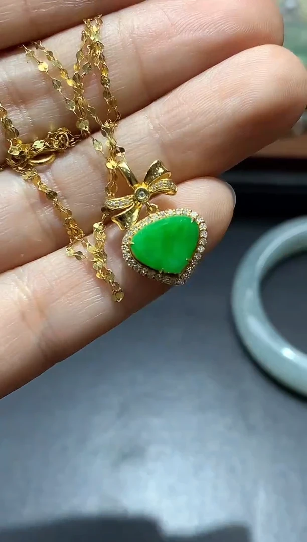 颈饰18K金镶嵌翡翠586-中国好珍宝