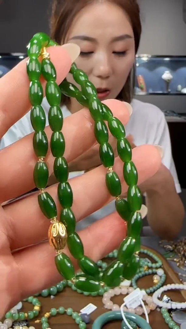 和田玉未镶嵌吊坠(不含链)1