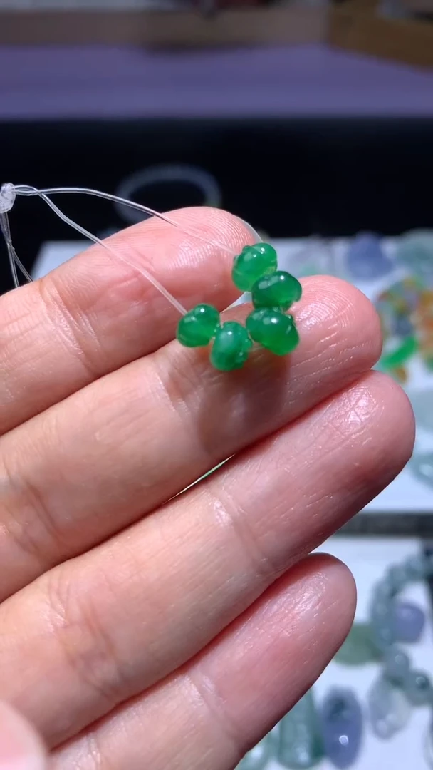 未镶嵌定制翡翠小*峰毛货