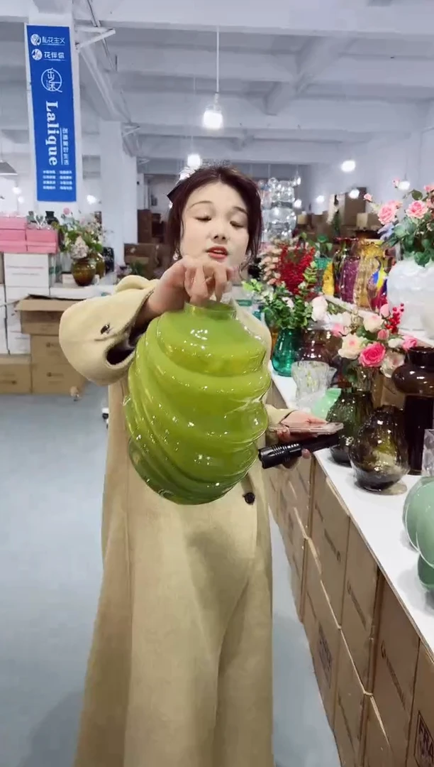 【闪购商品】玻璃私花花瓶微瑕-8OTD