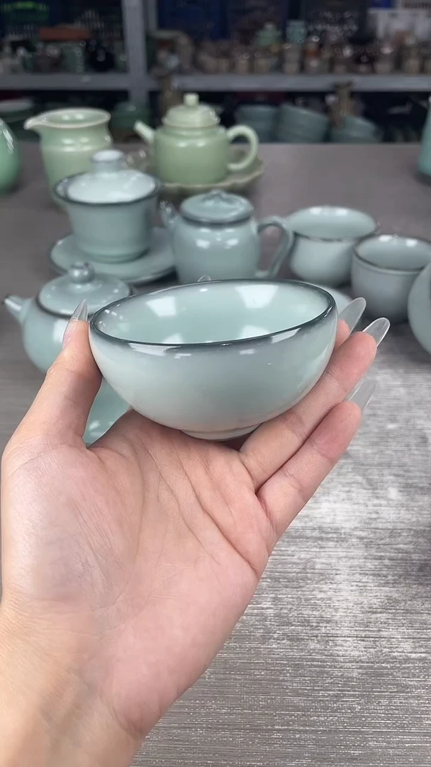 龙泉青瓷仓储大放漏