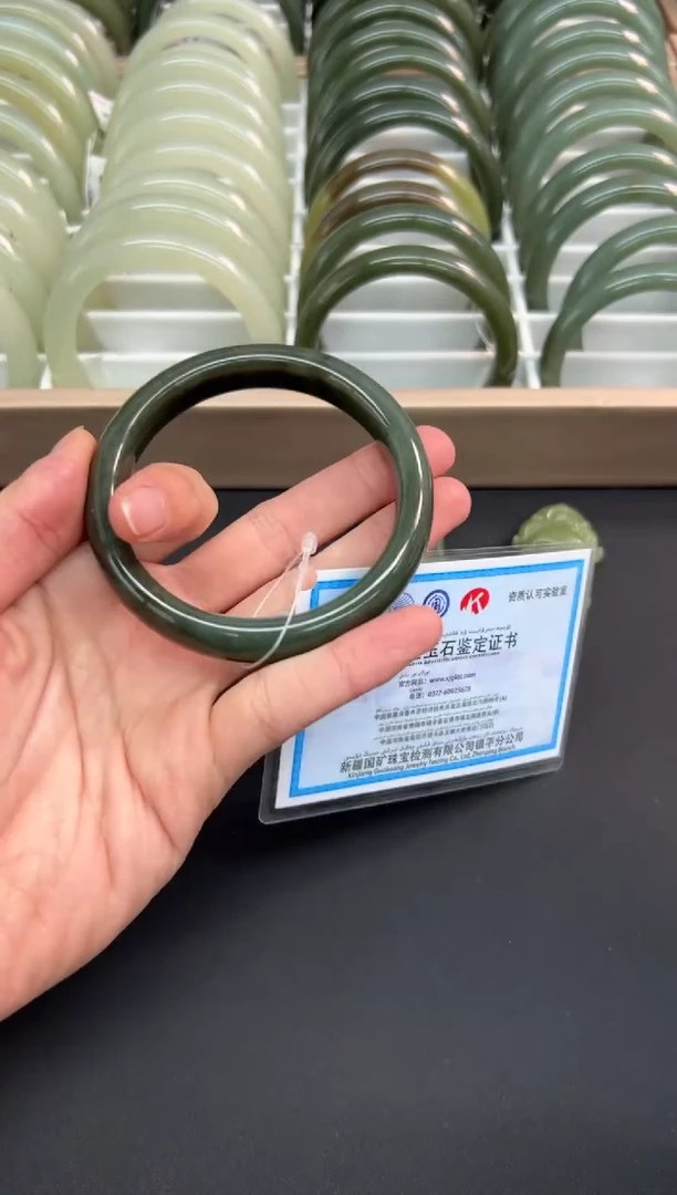 【闪购商品】和田玉手镯未镶嵌2