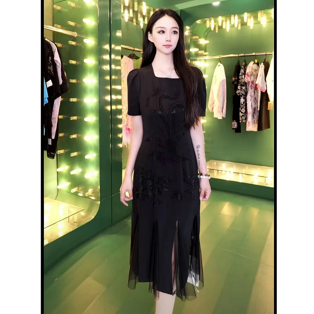 TCH轻奢烫钻新款时尚休闲舒适黑色连衣裙女T75B30E1142私服tch