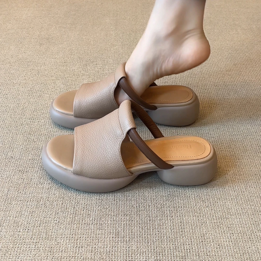 RubyL/4cm2025年夏季简约拼色休闲百搭舒适粗跟厚底露趾凉拖鞋
