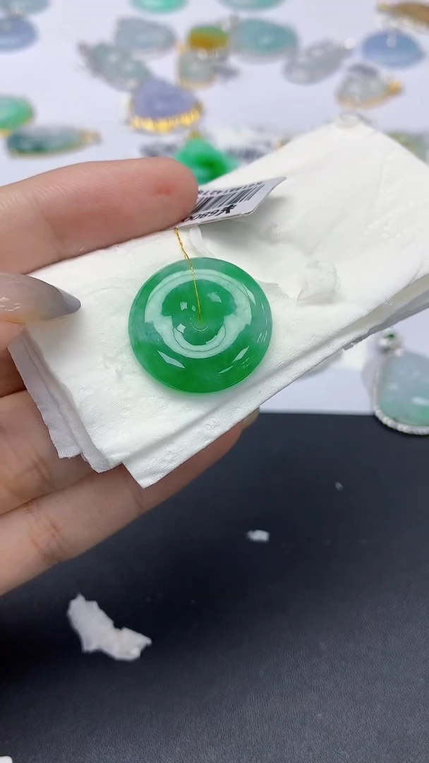 翡翠未镶嵌颈饰天然缅甸a货翡翠