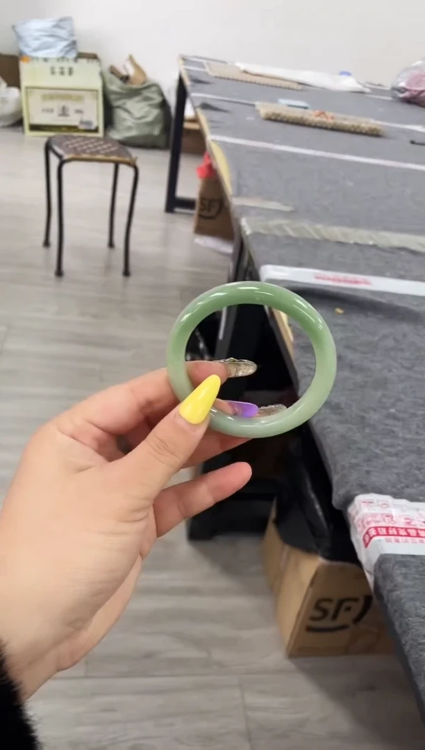 未镶嵌绿密玉镯子密玉（石英质玉）知**乐知足常乐