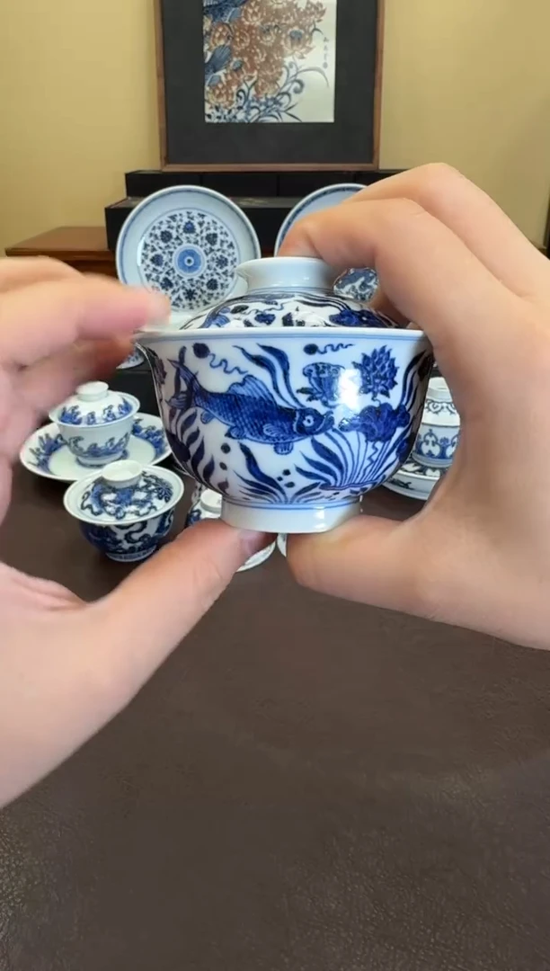 松风馆鱼藻纹盖碗