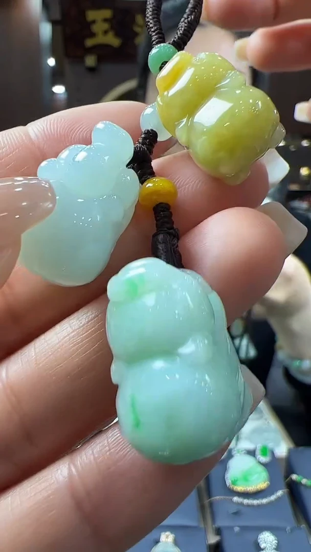 【闪购商品】翡翠挂件未镶嵌猪猪包挂