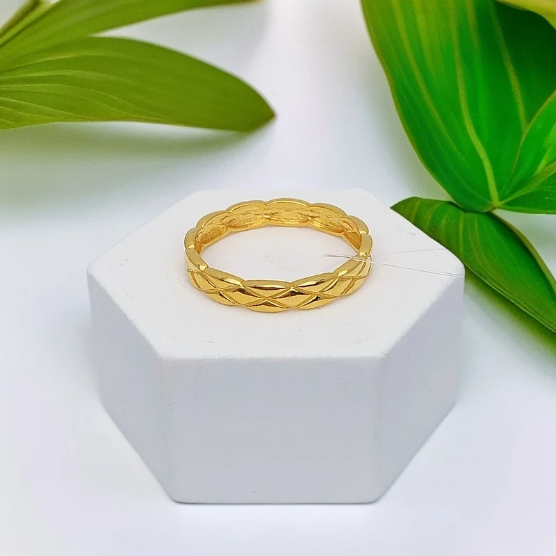 足金999 经典复古5G香菠萝戒指，独特的菠萝造型，是你个性的展现。