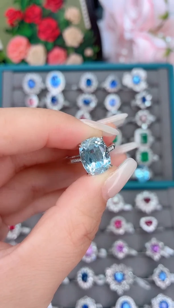 海蓝宝石戒指18K金镶嵌-