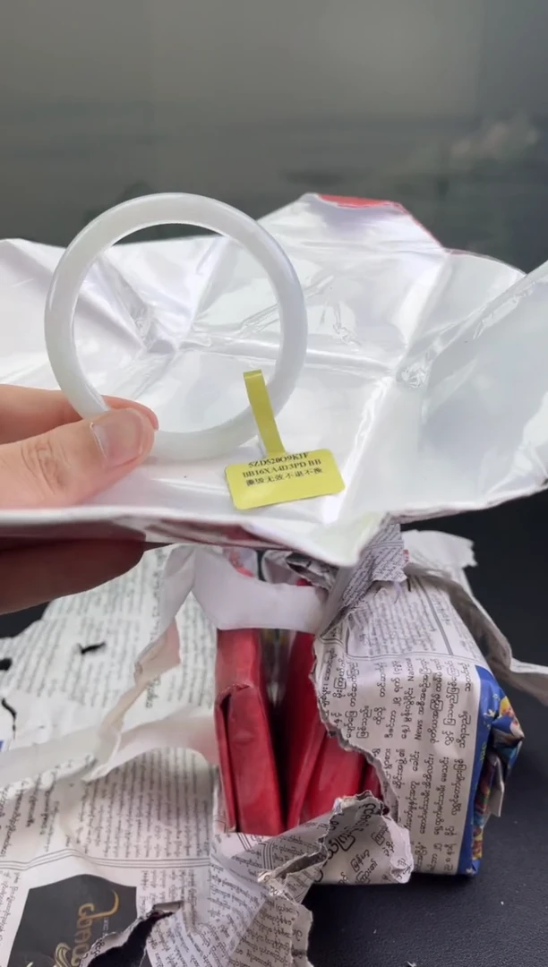 翡翠手镯未镶嵌翡翠手镯9