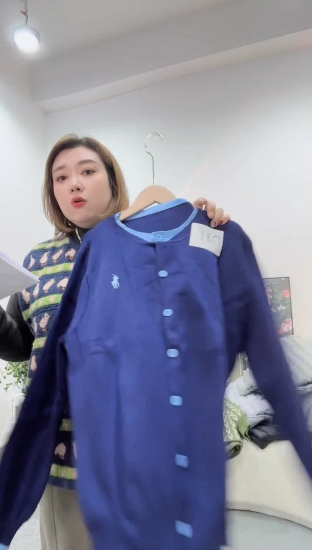 D81胖多米假两件灰粉5XL
