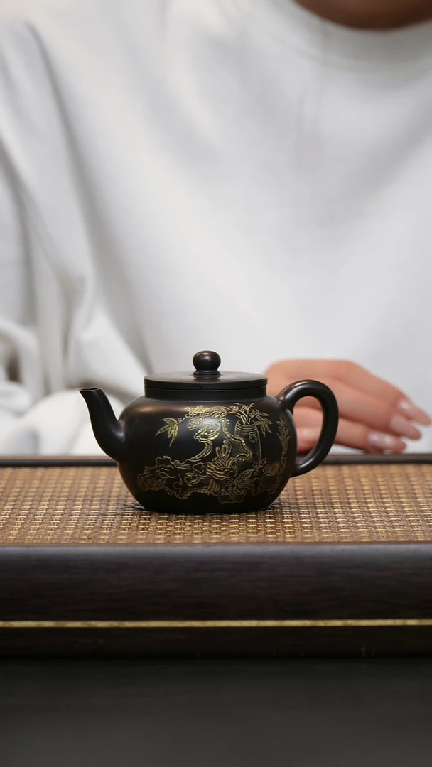 茶壶紫砂克拉玛依黑 平盖莲子