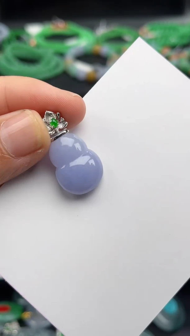 翡翠18K金镶嵌吊坠(不含链)多人