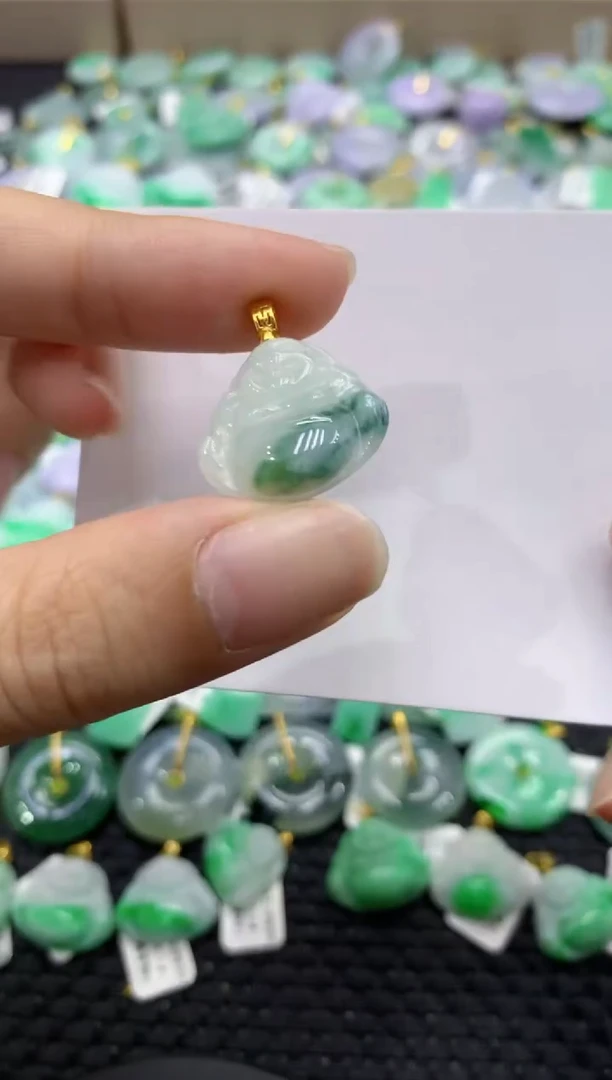 颈饰未镶嵌翡翠天然缅甸翡翠A货