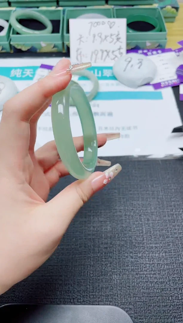 未镶嵌手镯石英质玉50-60