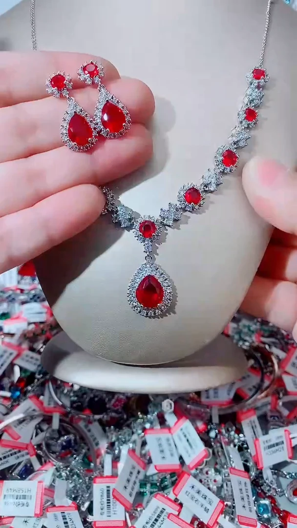 颈饰未镶嵌红宝石红宝套链 耳钉