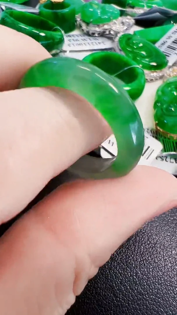 颈饰未镶嵌翡翠戒圈20
