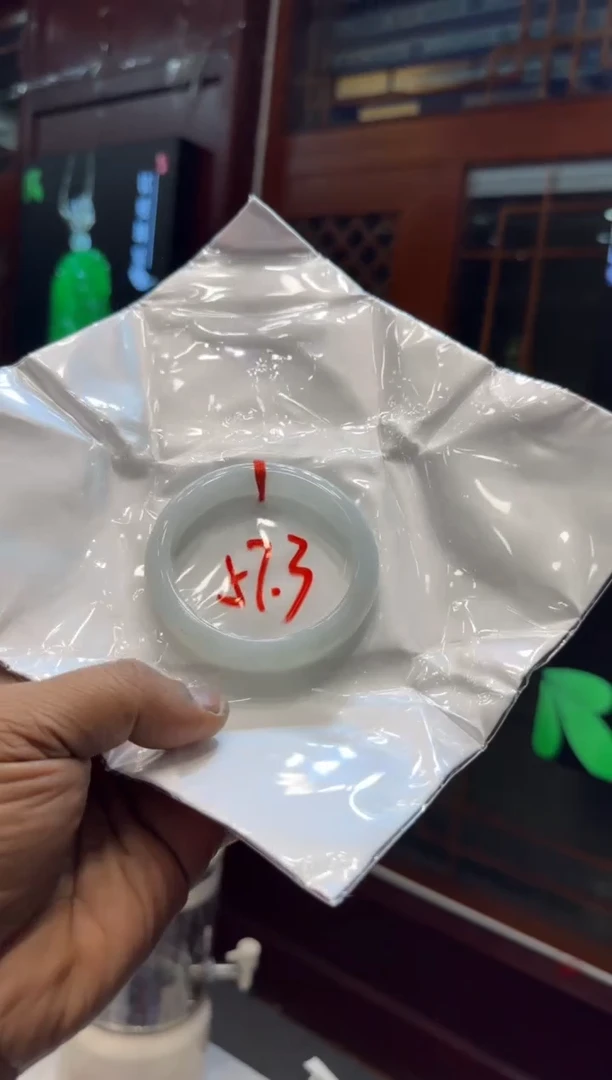 未镶嵌手镯翡翠手镯