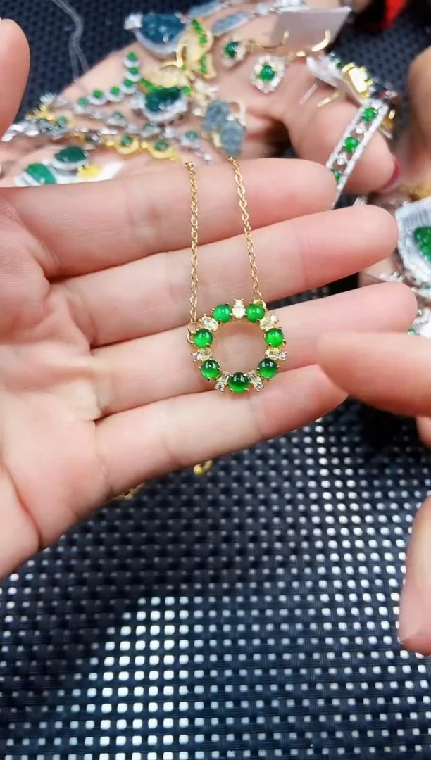 【闪购商品】翡翠颈饰未镶嵌11111111