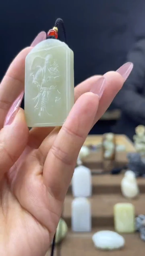 颈饰未镶嵌和田玉1