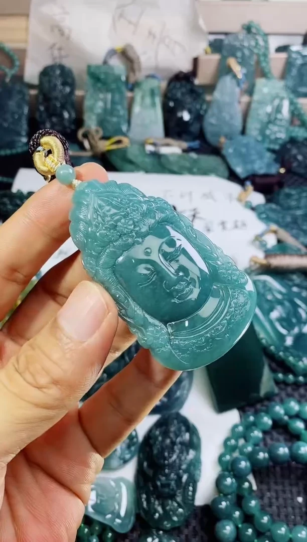 翡翠未镶嵌颈饰