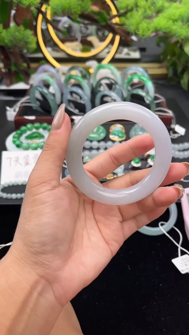 未镶嵌手镯翡翠手镯