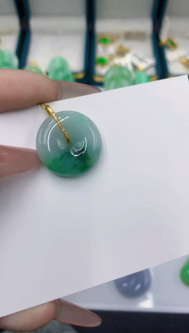 颈饰18K金镶嵌翡翠11111